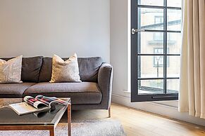 Modern Brentford Flat