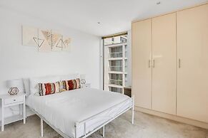 Panoramic London: 3-Bed City Oasis