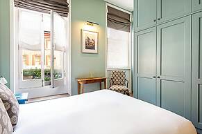 Well-designed Chelsea Flat