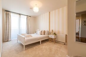 Modern Comfort: Stratford 3BR Duplex
