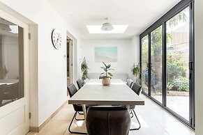 Gorgeous Garden Townhouse