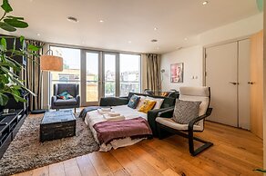 Bright & Spacious Battersea Flat