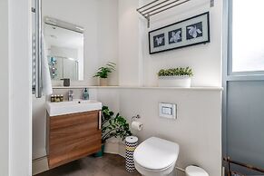 Bright & Spacious Battersea Flat