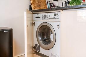 Bright & Spacious Battersea Flat