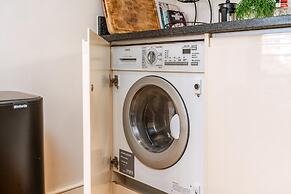 Bright & Spacious Battersea Flat