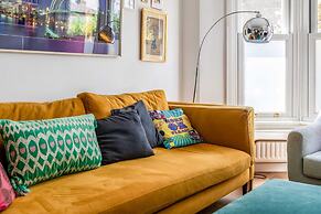 Ealing's Cozy Garden Retreat