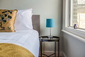 Ealing's Cozy Garden Retreat