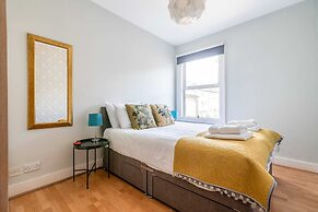 Ealing's Cozy Garden Retreat