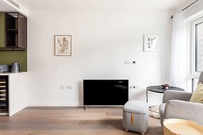 Modern Chelsea Apartment
