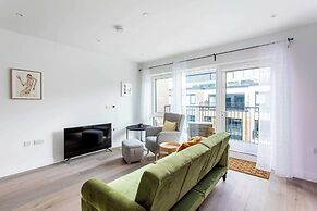 Modern Chelsea Apartment