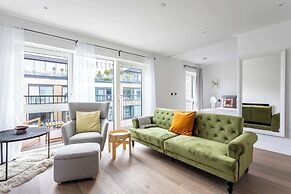 Modern Chelsea Apartment