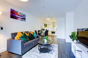 Modern Greenwich Flat With Parking