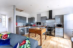 Contemporary Open Plan Penthouse