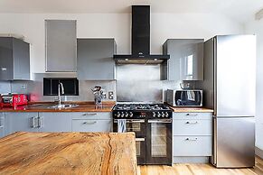 Contemporary Open Plan Penthouse