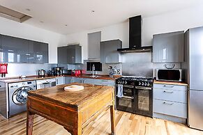 Contemporary Open Plan Penthouse