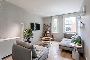 Fulham Serenity: Your Charming 2-bed Retreat