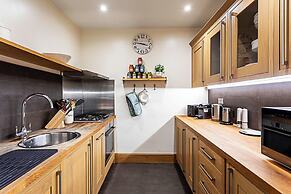 Fulham Serenity: Your Charming 2-bed Retreat