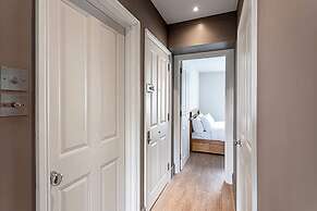 Fulham Serenity: Your Charming 2-bed Retreat