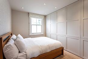 Fulham Serenity: Your Charming 2-bed Retreat
