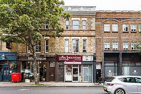 Fulham Serenity: Your Charming 2-bed Retreat