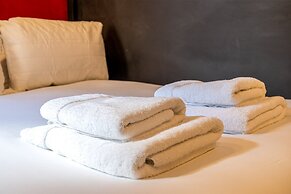 Trendy Kings Cross Flat