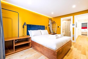Trendy Kings Cross Flat