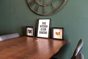 Trendy Kings Cross Flat