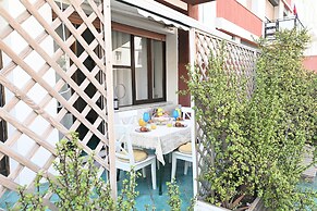 IzzHome Holiday Terrace