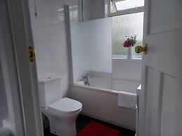 Crawley Green House - Huku Kwetu