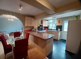 Crawley Green House - Huku Kwetu
