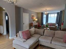 Crawley Green House - Huku Kwetu