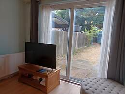 Crawley Green House - Huku Kwetu