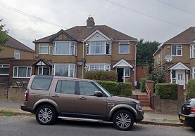 Crawley Green House - Huku Kwetu