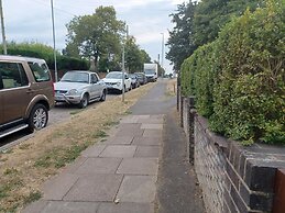 Crawley Green House - Huku Kwetu