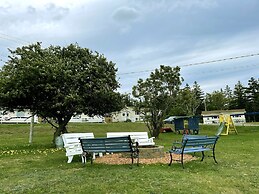 Sea Breeze Cottages And Motel