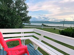 Sea Breeze Cottages And Motel