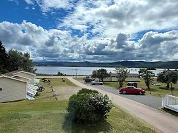 Sea Breeze Cottages And Motel