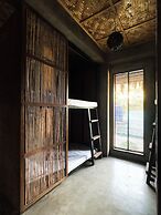 Hang Loose Hostel