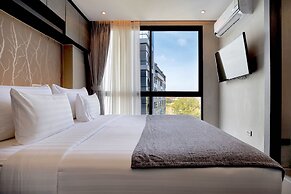 Tropical Sea View Suite B608 at Citygate