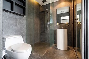 Premier Hill View Suite P708 at Citygate