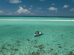 Kamadhoo Inn