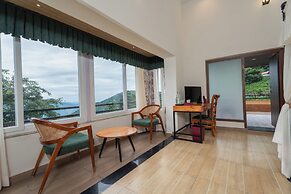 Summit Bougainvillea Tea Resort