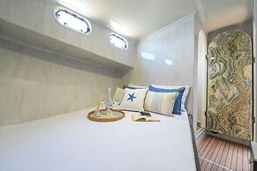 Tarsu Yacht Hotel