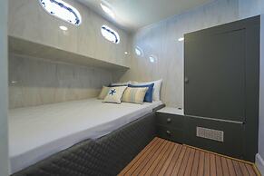 Tarsu Yacht Hotel