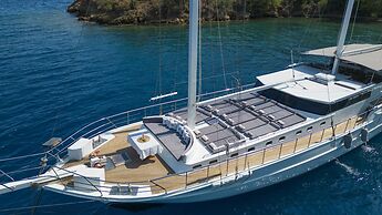 Tarsu Yacht Hotel