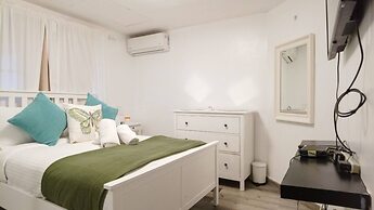 8BR Penthouse Jacuzzi, Pool Table & Terrace