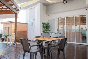 8BR Penthouse Jacuzzi, Pool Table & Terrace