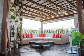 8BR Penthouse Jacuzzi, Pool Table & Terrace