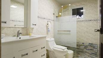 8BR Penthouse Jacuzzi, Pool Table & Terrace