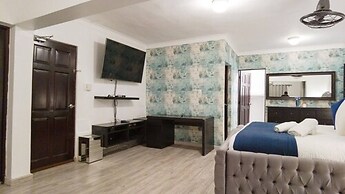 8BR Penthouse Jacuzzi, Pool Table & Terrace